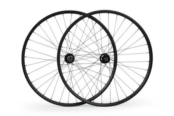 las ruedas y neumáticos adecuados para bicicletas de carretera