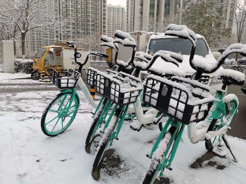 El clima se vuelve frío y las bicicletas públicas entran en 